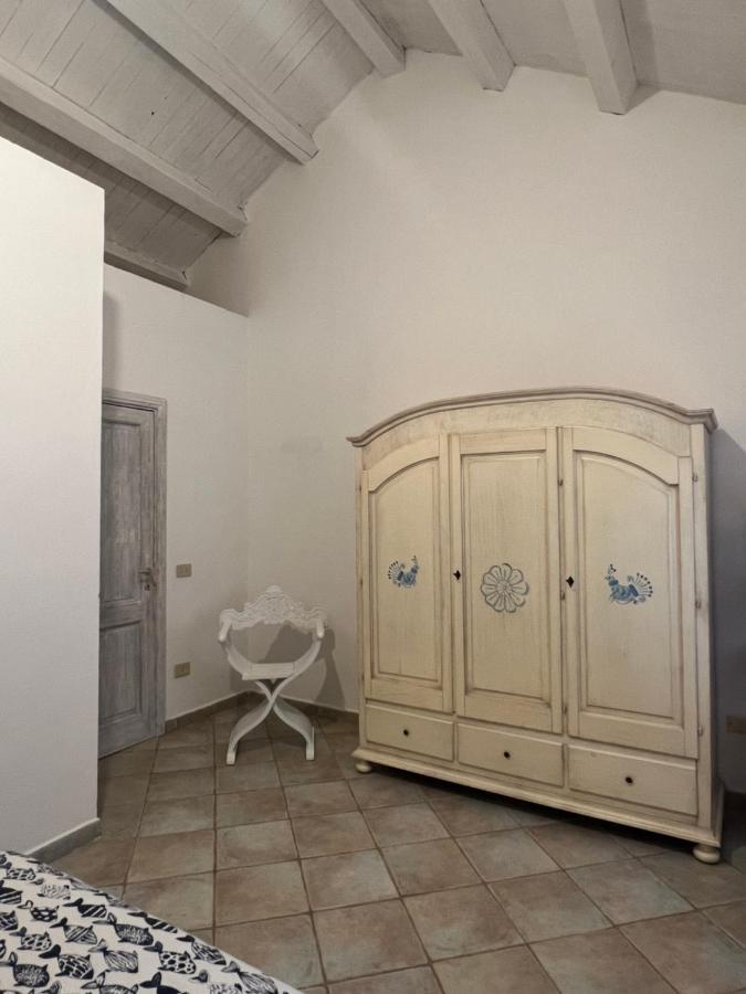 Appartamento Il Caracolo A Cala Francese La Maddalena  Exteriör bild