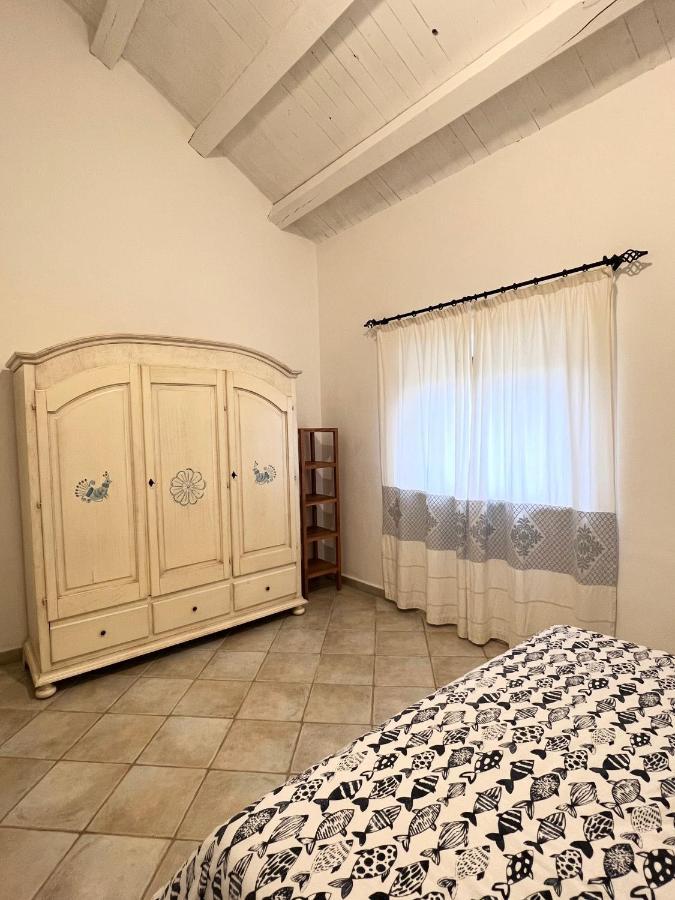 Appartamento Il Caracolo A Cala Francese La Maddalena  Exteriör bild